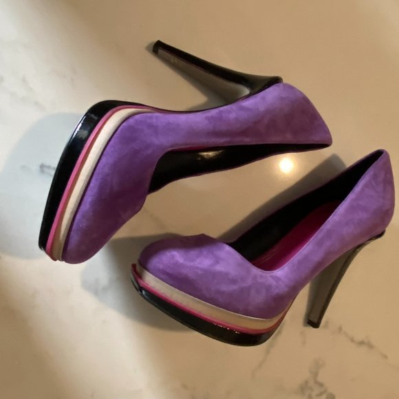 cole haan suede pumps w/ patent leather heels - Picture 4 of 9
